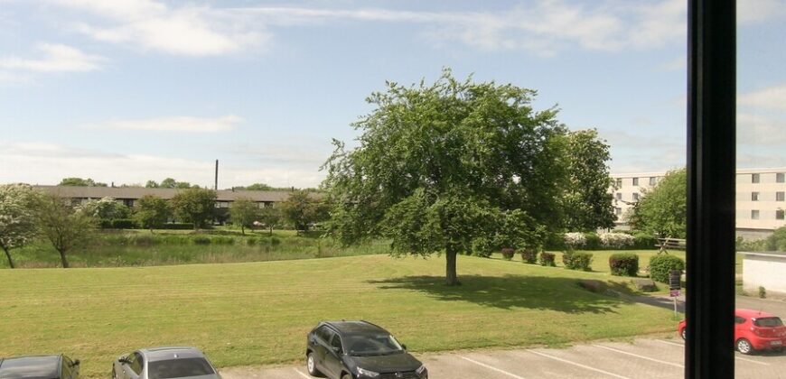 København, Ishøj Strand – stor 1 værelses m/altan og tæt til alt