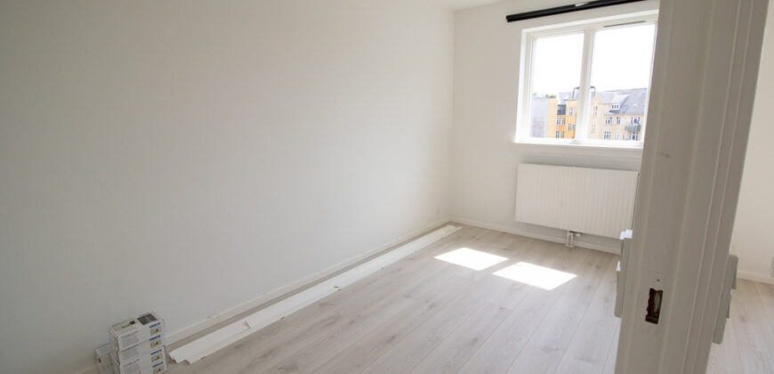 Nedsat – Kbh. Ø, Ndr. Frihavnsgade 2v eksklusiv Penthouse (ingen ovenpå) p-plads/kræver bil